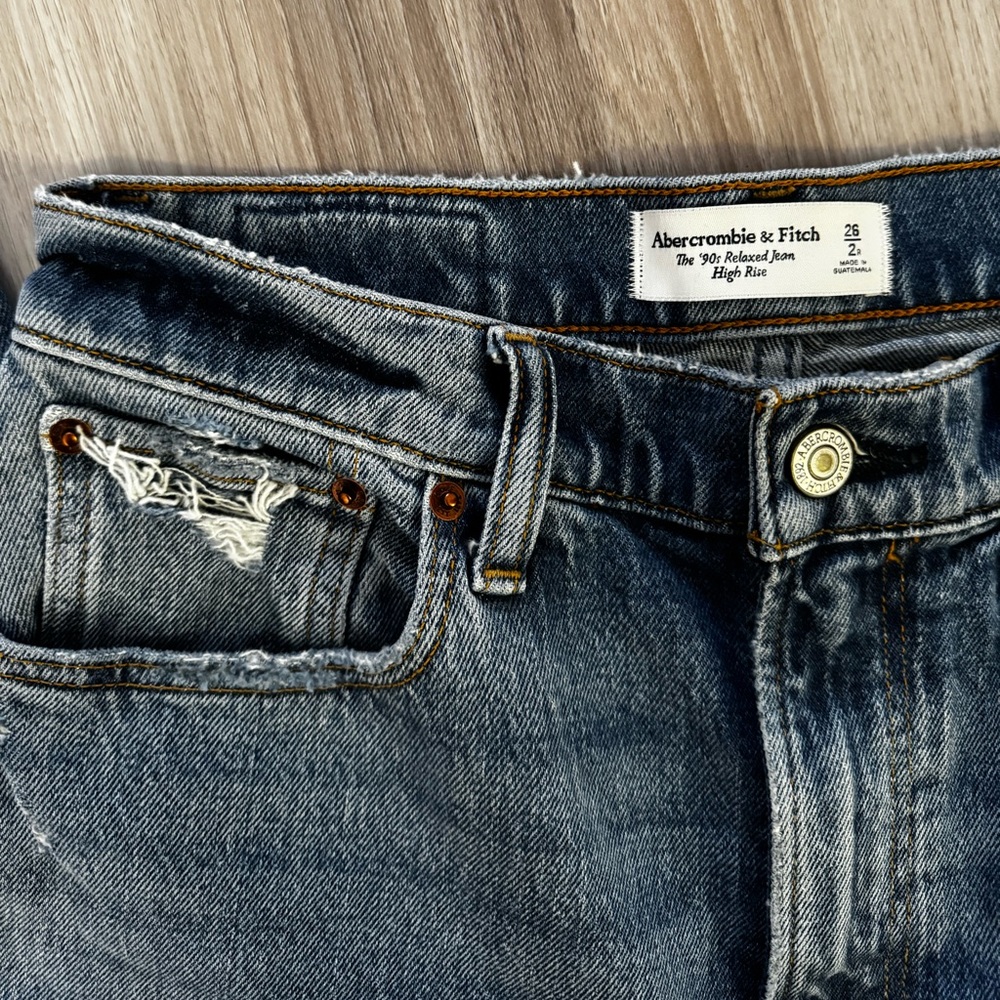 Abercrombie & Fitch The 90s Relaxed Jean High Rise - Picture 5 of 7